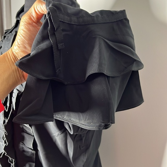 NEWPORT NEWS Women’s Black Ruffled  Button Front Blouse Size M - Picture 6 of 9